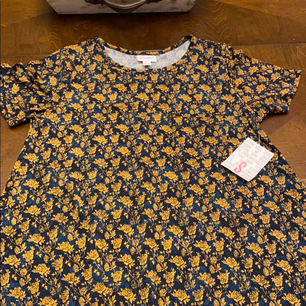 Lularoe carly